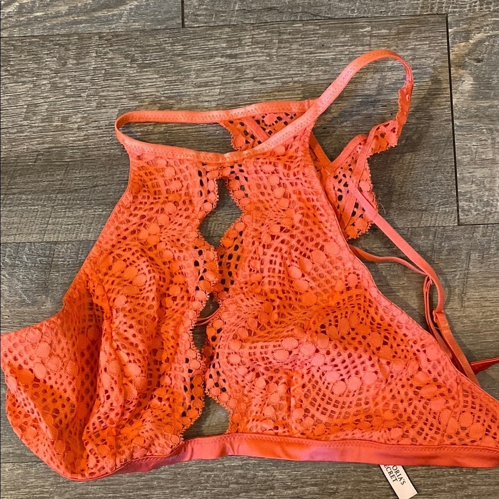 Victoria's Secret High Neck Crochet Scalloped Lace Keyhole Bralette Medium - Picture 14 of 15